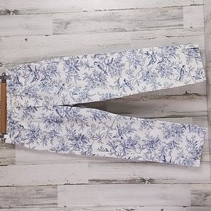Lauren Ralph Lauren white blue floral bird print 5 pocket pants Size 6 FLAWED